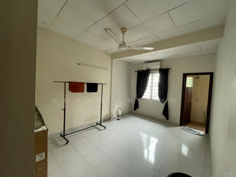 2-storey Terraced House for Sale in Bandar Puncak Alam (Puncak Alam) - Norafian SMH - PropertyGuru.com.my
