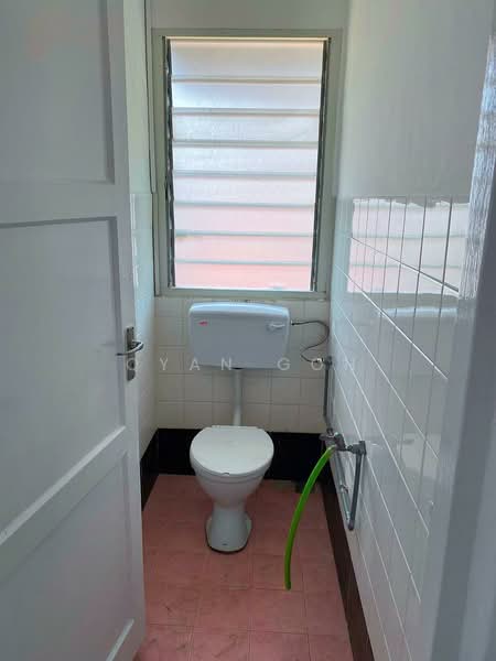 Rumah Teres untuk Disewa di Island Glades (Jelutong) - Qyan Goh - Bathroom - PropertyGuru.com.my