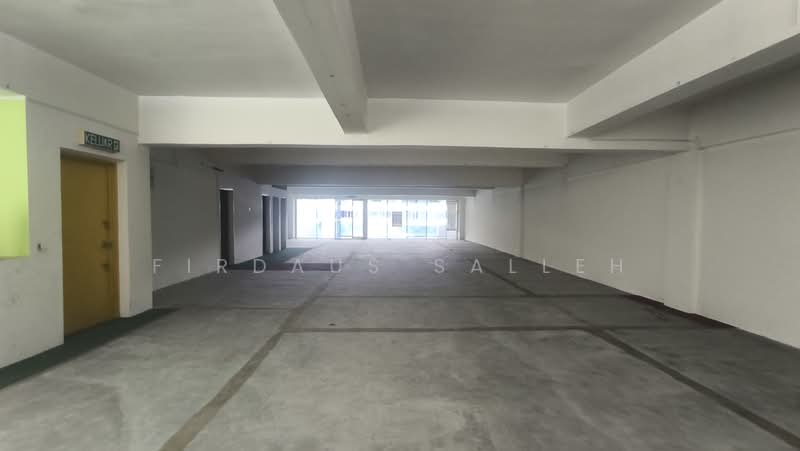Shop for Rent in Bukit Jelutong (Shah Alam) - Firdaus Salleh - Entrance - PropertyGuru.com.my