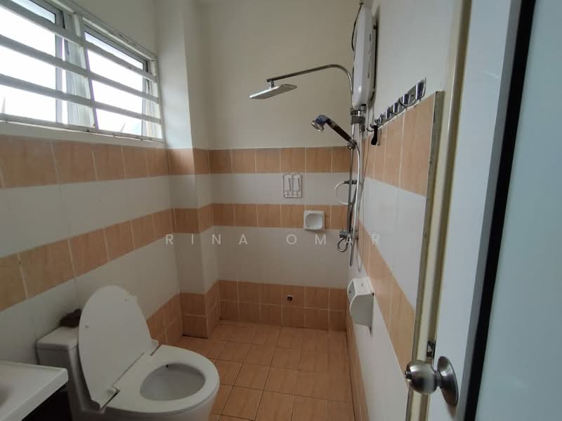 Pangsapuri untuk Dijual di Alpine Village - Rina Omar - Bathroom - PropertyGuru.com.my