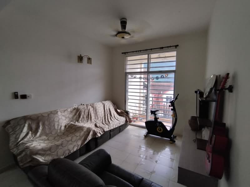 Pangsapuri untuk Dijual di Alpine Village - Rina Omar - Living Room - PropertyGuru.com.my