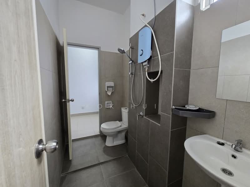 Rumah Teres 2-Tingkat untuk Dijual di Taman Impian Emas (Skudai) - Kok Hui - Bathroom - PropertyGuru.com.my