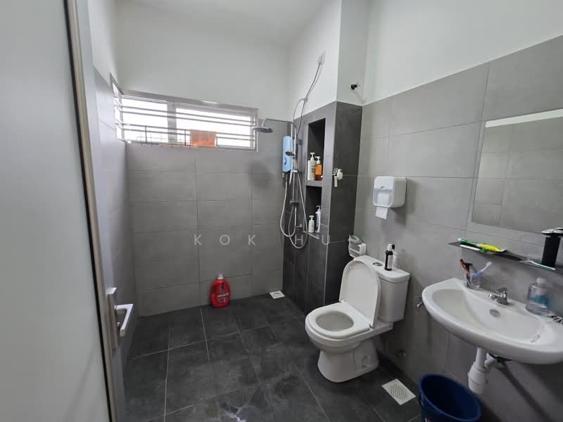 Rumah Teres 2-Tingkat untuk Dijual di Taman Impian Emas (Skudai) - Kok Hui - Bathroom - PropertyGuru.com.my