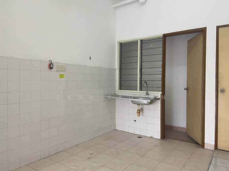 Apartment for Sale at Pangsapuri Merak - Zann Fauzan - Kitchen - PropertyGuru.com.my