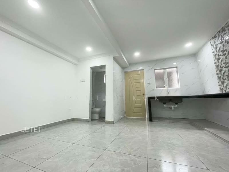 Rumah Teres 2-Tingkat untuk Dijual di Kawasan 3, Taman Desawan (Klang) - Daniel Kok - Kitchen - PropertyGuru.com.my