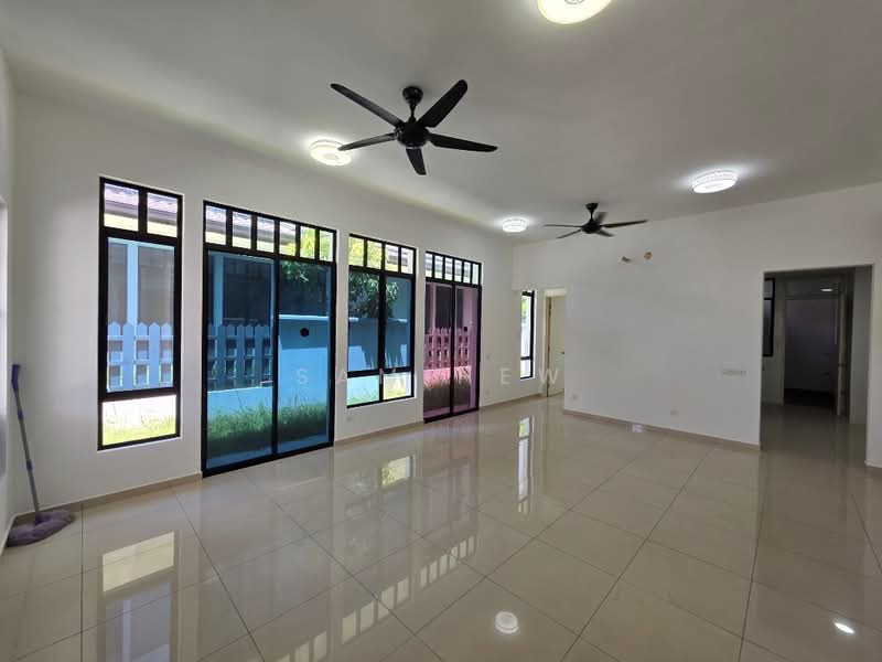 Cluster House for Rent in Eco Majestic (Semenyih) - Sam Hew - Living Room - PropertyGuru.com.my