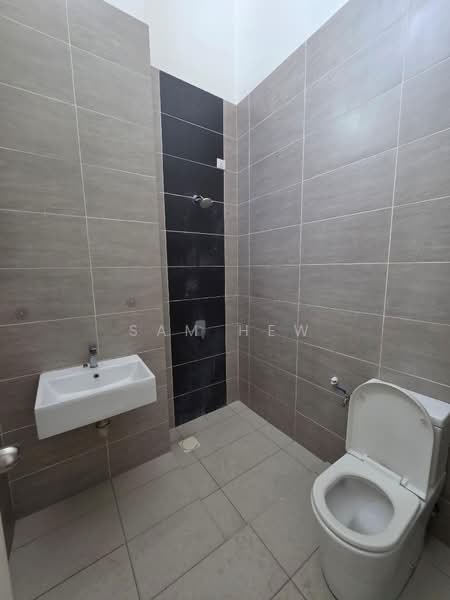 Cluster House for Rent in Eco Majestic (Semenyih) - Sam Hew - Bathroom - PropertyGuru.com.my