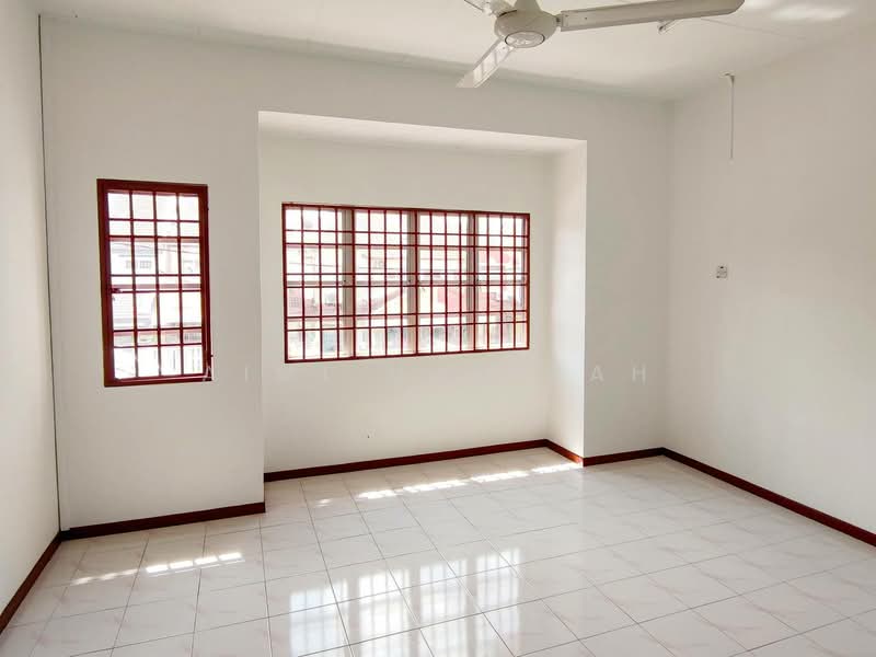 2-storey Terraced House for Sale in Taman Kajang Perdana (Kajang) - Aimi Mahirah - PropertyGuru.com.my