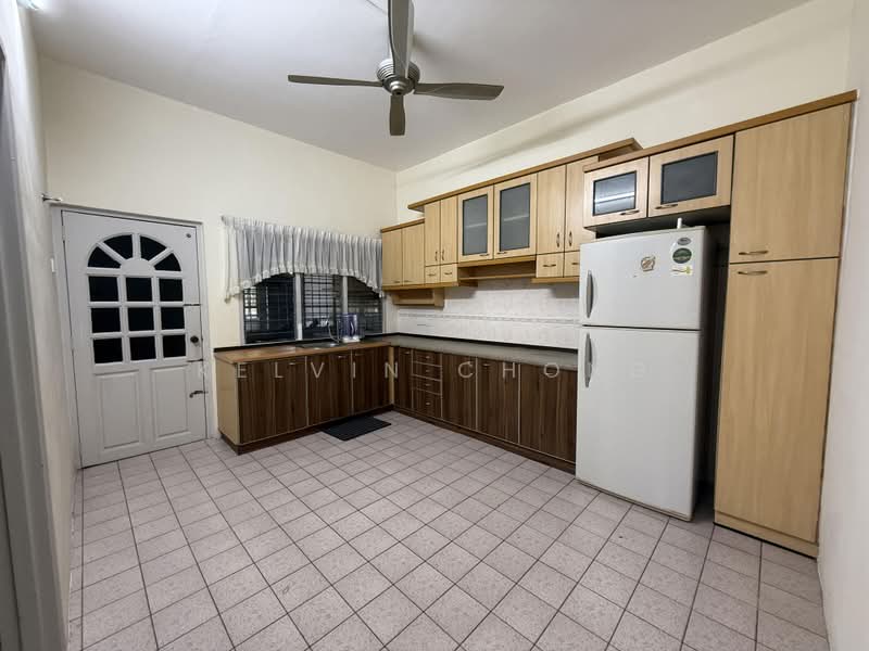 2-storey Terraced House for Rent in Bandar Baru Tambun (Tambun) - Kelvin Chong - Kitchen - PropertyGuru.com.my