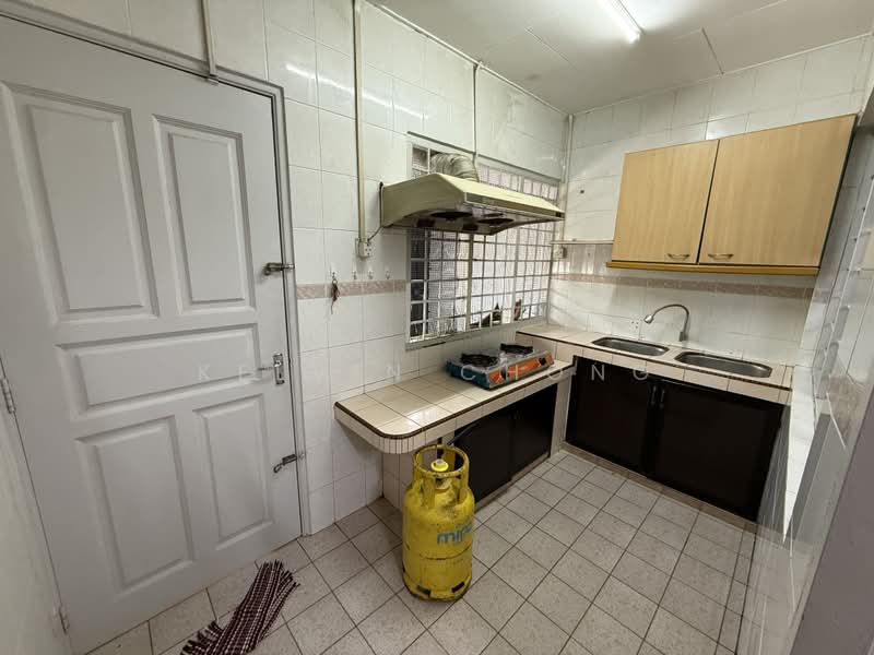 2-storey Terraced House for Rent in Bandar Baru Tambun (Tambun) - Kelvin Chong - Kitchen - PropertyGuru.com.my