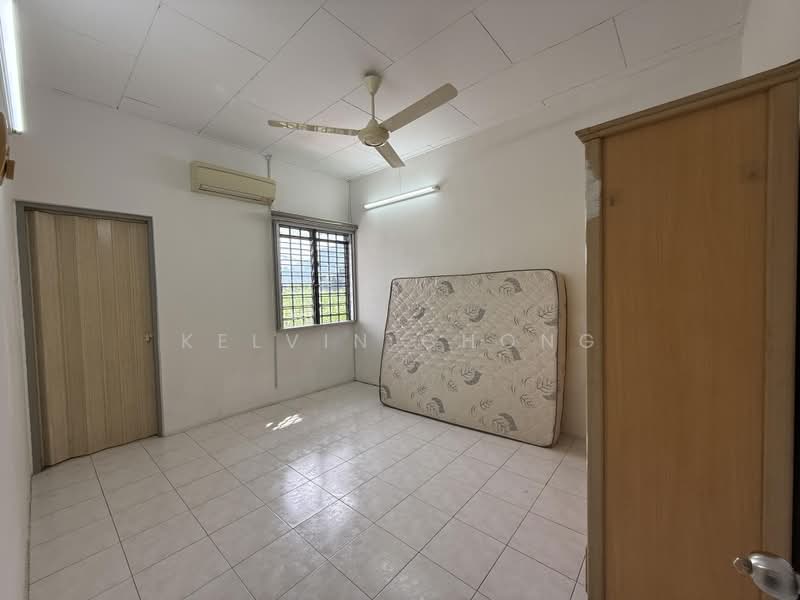 2-storey Terraced House for Rent in Bandar Baru Tambun (Tambun) - Kelvin Chong - Bedroom - PropertyGuru.com.my