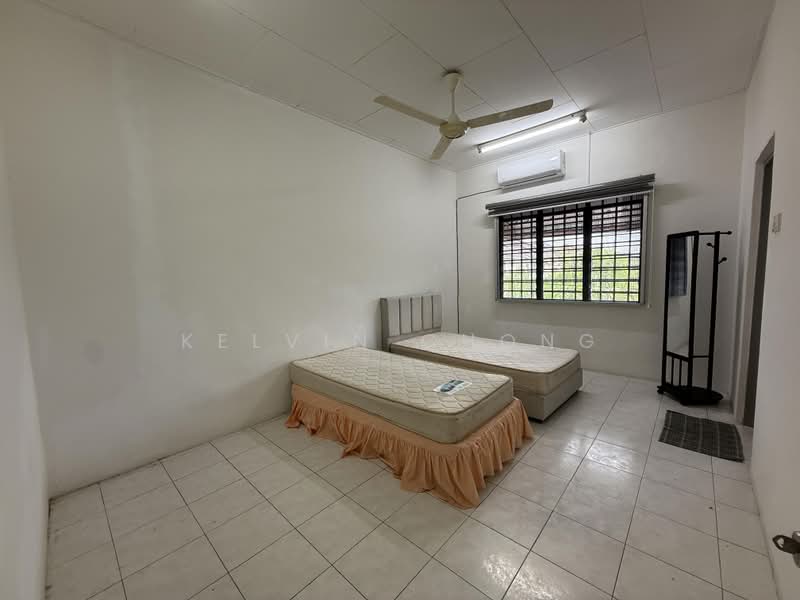 2-storey Terraced House for Rent in Bandar Baru Tambun (Tambun) - Kelvin Chong - Bedroom - PropertyGuru.com.my