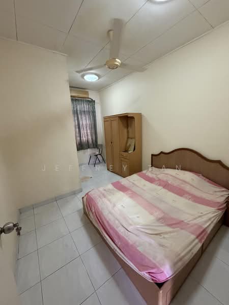 2-storey Terraced House for Rent in Sungai Ara (Penang) - Jeffrey Tan - Bedroom - PropertyGuru.com.my