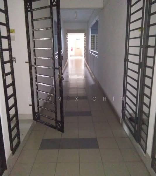 Pangsapuri untuk Disewa di Pangsapuri Damai - Dennix Chin - Corridor - PropertyGuru.com.my