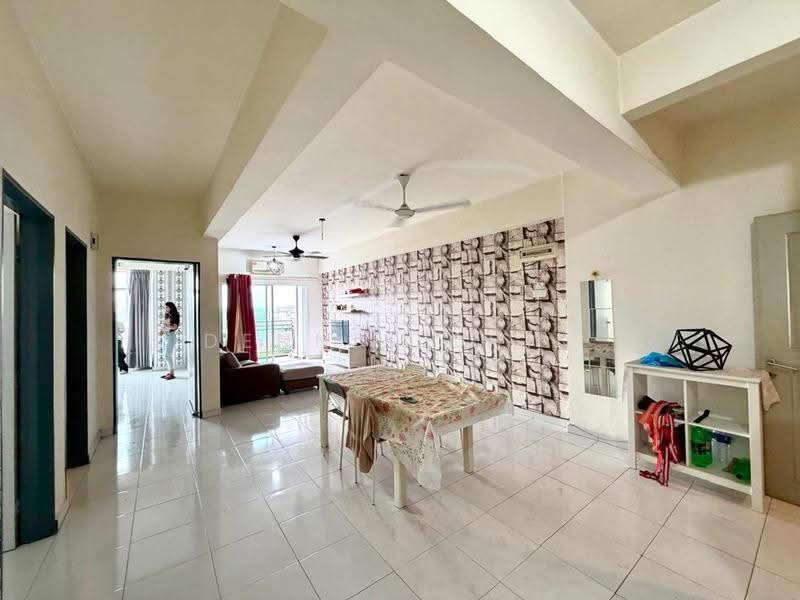 Pangsapuri untuk Disewa di Pangsapuri Damai - Dennix Chin - Living Room - PropertyGuru.com.my