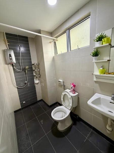 Pangsapuri untuk Disewa di Pangsapuri Damai - Dennix Chin - Bathroom - PropertyGuru.com.my