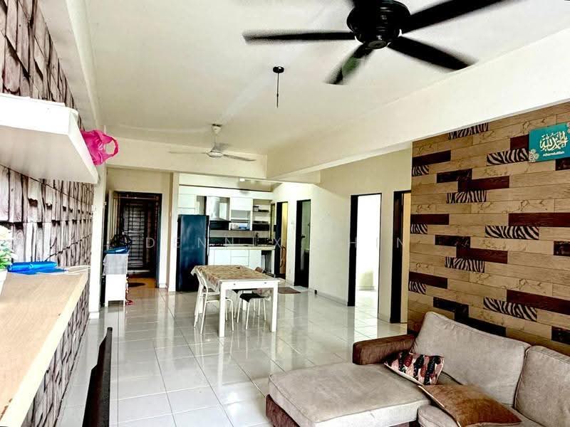 Pangsapuri untuk Disewa di Pangsapuri Damai - Dennix Chin - Living Room - PropertyGuru.com.my