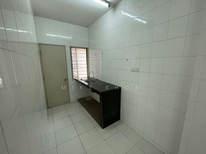 Pangsapuri untuk Disewa di Pangsapuri Akasia (Bandar Botanic) - Mike Khor - Kitchen - PropertyGuru.com.my