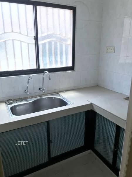 2-storey Terraced House for Sale in Bandar Botanic (Klang) - Daniel Kok - Kitchen - PropertyGuru.com.my