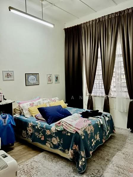 Rumah Teres 1-Tingkat untuk Dijual di Taman Bukti (Ampangan) - Sharul Ansari - Bedroom - PropertyGuru.com.my