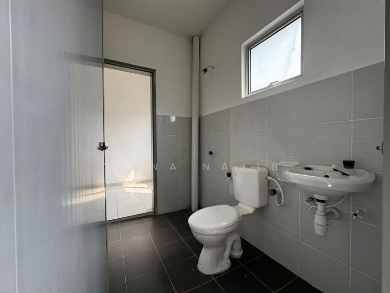 Rumah Teres 2-Tingkat untuk Dijual di Kuala Selangor (Selangor) - Ziana Najib - Bathroom - PropertyGuru.com.my