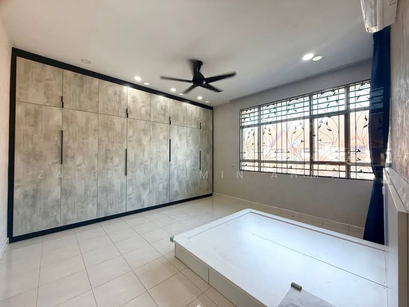 2-storey Terraced House for Sale in Bandar Baru Bangi (Selangor) - zaifuldiamin ahmad - Bedroom - PropertyGuru.com.my