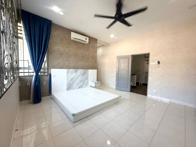 2-storey Terraced House for Sale in Bandar Baru Bangi (Selangor) - zaifuldiamin ahmad - Bedroom - PropertyGuru.com.my