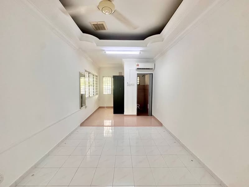 Rumah Teres 1-Tingkat untuk Dijual di Taman Desa Bakti (Selayang) - Zul Arif - Living Room - PropertyGuru.com.my