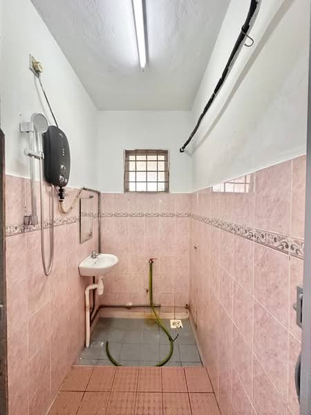 Rumah Teres 1-Tingkat untuk Dijual di Taman Desa Bakti (Selayang) - Zul Arif - Bathroom - PropertyGuru.com.my