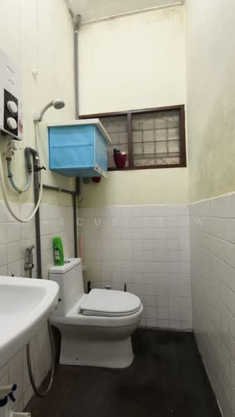 1-storey Terraced House for Sale in Taman Bukit Sentosa (Seremban) - Marcus Yeow - Bathroom - PropertyGuru.com.my