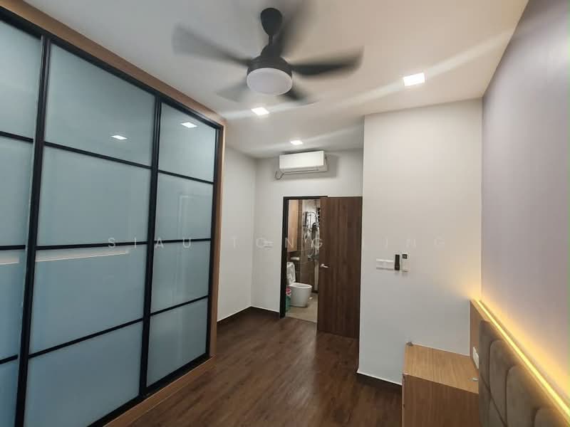 Service Residence for Sale at Veranda Residence - Siau Tong Ling - Bedroom - PropertyGuru.com.my