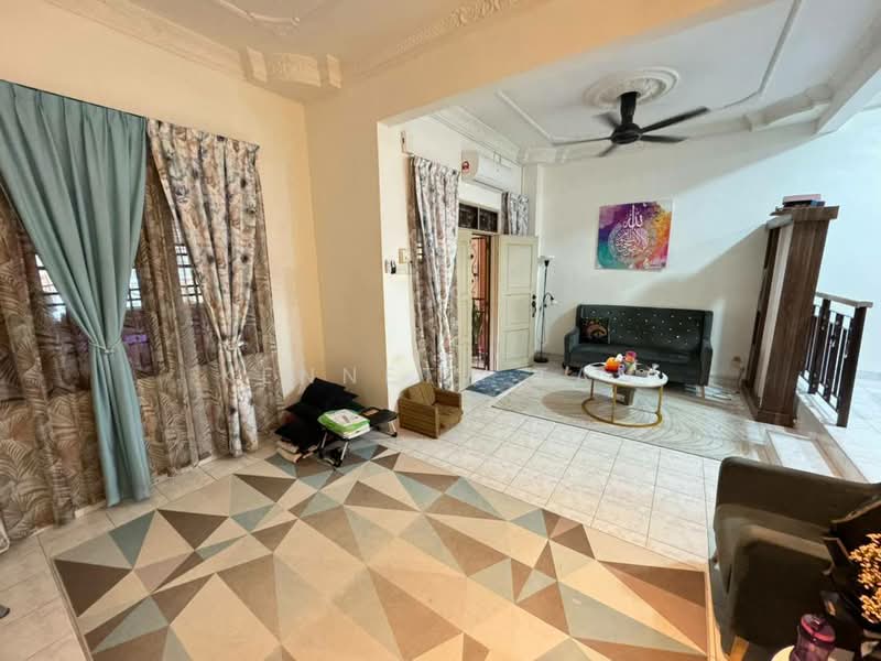 Terraced House for Sale in Bandar Seri Alam (Masai) - Kenneth Tan - Living Room - PropertyGuru.com.my
