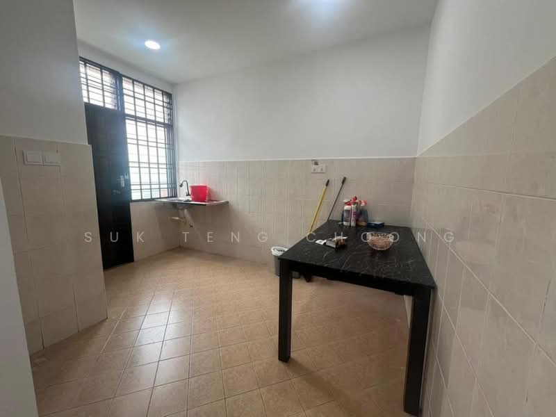 2-storey Terraced House for Rent in Taman Mutiara Rini (Skudai) - Suk Teng Choong - Kitchen - PropertyGuru.com.my