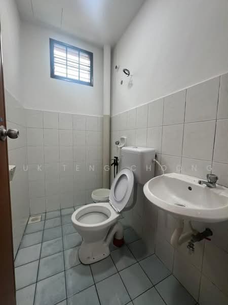 2-storey Terraced House for Rent in Taman Mutiara Rini (Skudai) - Suk Teng Choong - Bathroom - PropertyGuru.com.my