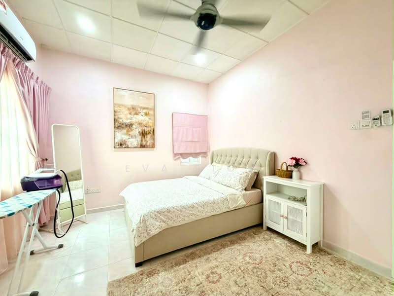 2-storey Terraced House for Sale in Mutiara Rini (Skudai) - Eva Siow - Bedroom - PropertyGuru.com.my
