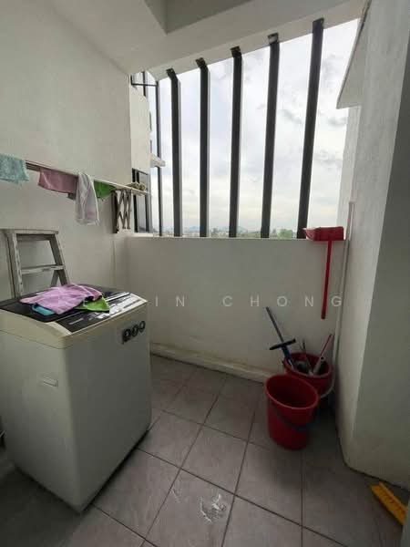 Kondominium untuk Disewa di Oasis - Kelvin Chong - Balcony - PropertyGuru.com.my