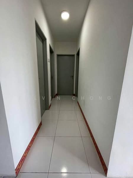 Kondominium untuk Disewa di Oasis - Kelvin Chong - Corridor - PropertyGuru.com.my