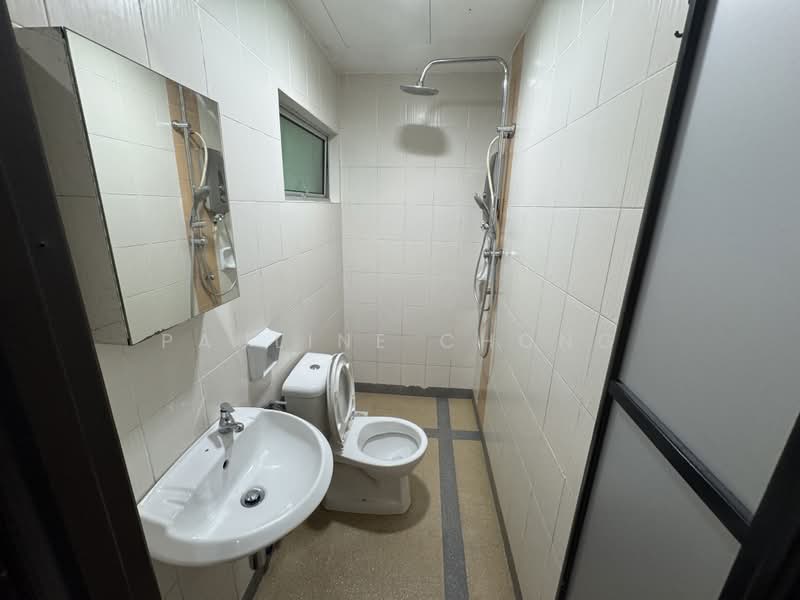 Rumah Bandar untuk Disewa di Batu Caves (Selangor) - Pauline Chong - Bathroom - PropertyGuru.com.my