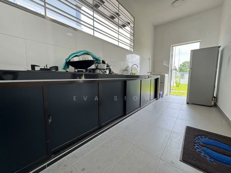 2-storey Terraced House for Sale in Mutiara Rini (Skudai) - Eva Siow - Kitchen - PropertyGuru.com.my