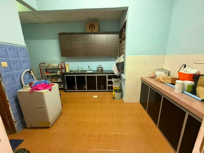 1-storey Terraced House for Sale in Bandar Pulai Jaya (Kulai) - Eva Siow - Kitchen - PropertyGuru.com.my