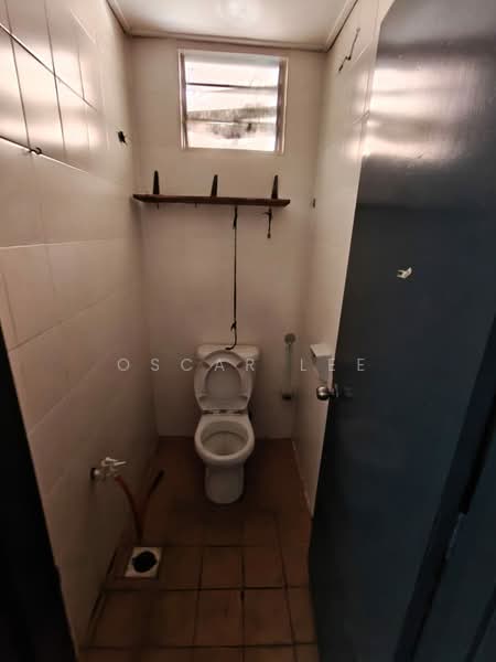 Shop for Rent in Alam Budiman (Shah Alam) - Oscar Lee - Bathroom - PropertyGuru.com.my