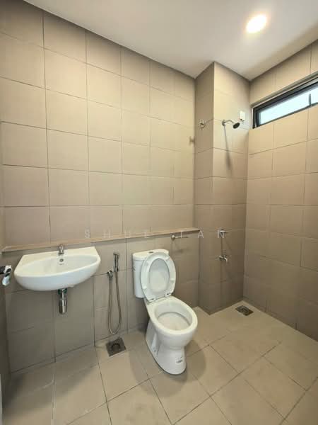 Rumah Teres 2-Tingkat untuk Disewa di Bandar Bukit Raja (Klang) - Shue Tan - Bathroom - PropertyGuru.com.my