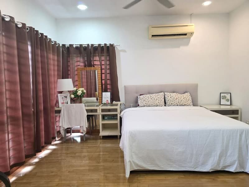Rumah Teres 2.5-Tingkat untuk Dijual di Sutera Damansara (Damansara Damai) - Vincent Goh - Bedroom - PropertyGuru.com.my