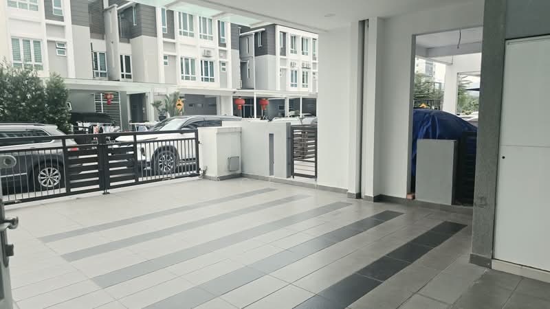 3-storey Terraced House for Sale in Tiara South (Semenyih) - Grace Tan - PropertyGuru.com.my