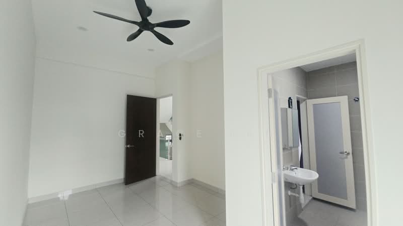 3-storey Terraced House for Sale in Tiara South (Semenyih) - Grace Tan - PropertyGuru.com.my