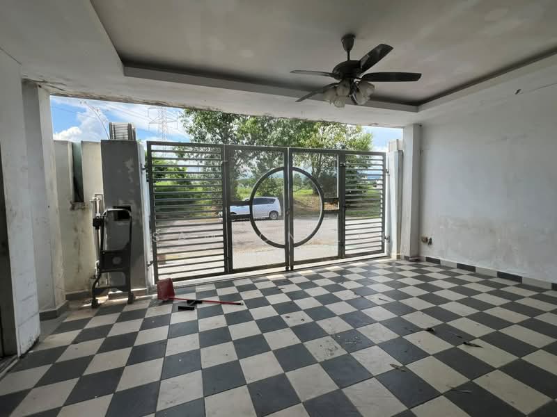 Rumah Berkembar untuk Dijual di Taman Selayang Mutiara (Selayang) - Samson Lee - Entrance - PropertyGuru.com.my