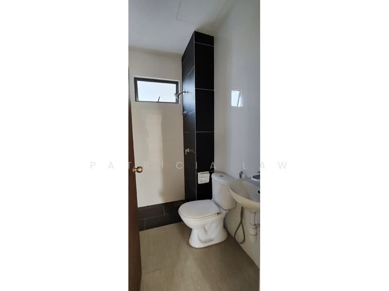Service Residence for Sale at Seasons Garden Residences - Patricia Law - Bathroom - PropertyGuru.com.my
