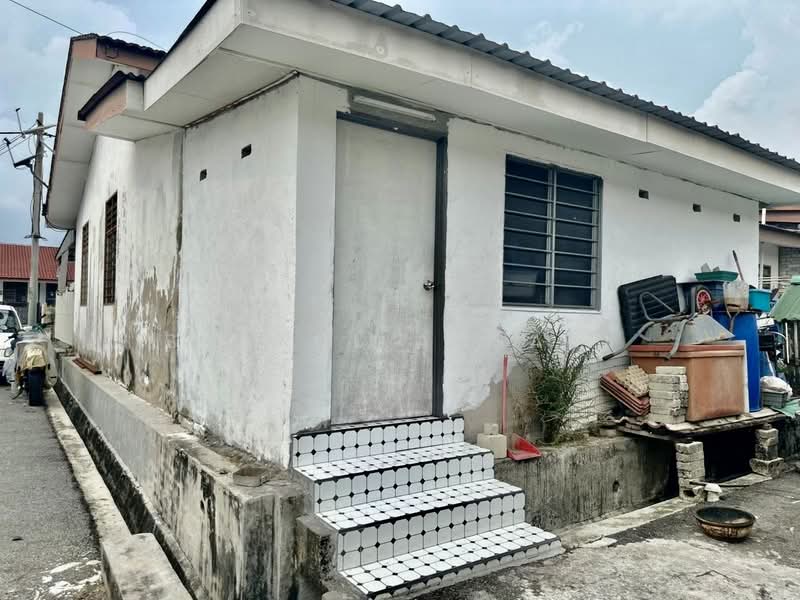 1-storey Terraced House for Sale in Taman Vista Jaya (Port Dickson) - Sharul Ansari - Exterior - PropertyGuru.com.my