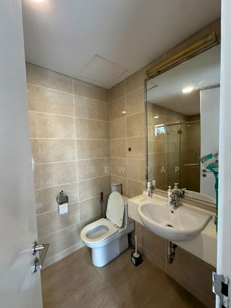 Kondominium untuk Disewa di Menara Bintang Goldhill - Andrew Yap - Bathroom - PropertyGuru.com.my