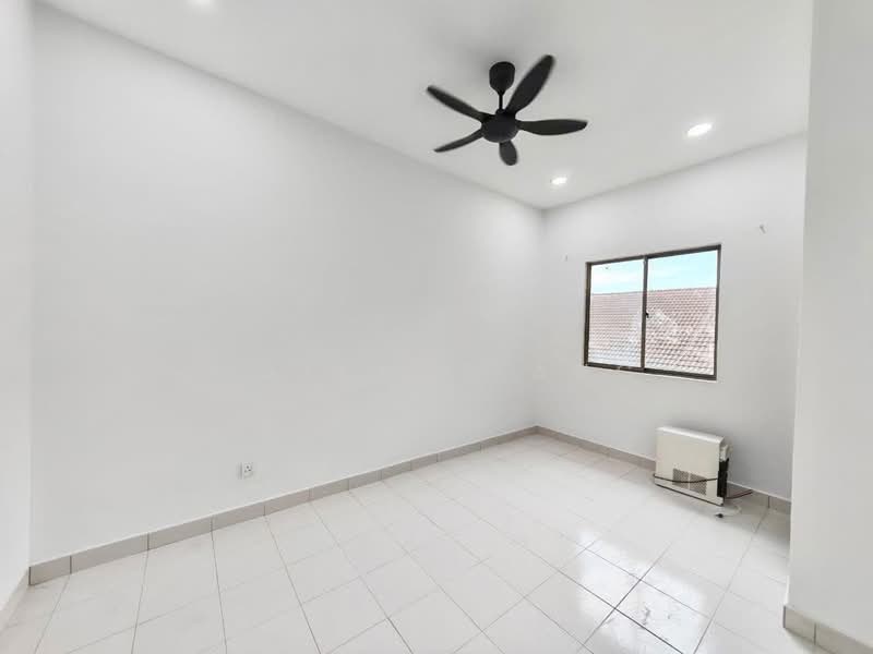Rumah Teres 2-Tingkat untuk Dijual di Taman Puteri Wangsa (Ulu Tiram) - Wallace Ang - PropertyGuru.com.my